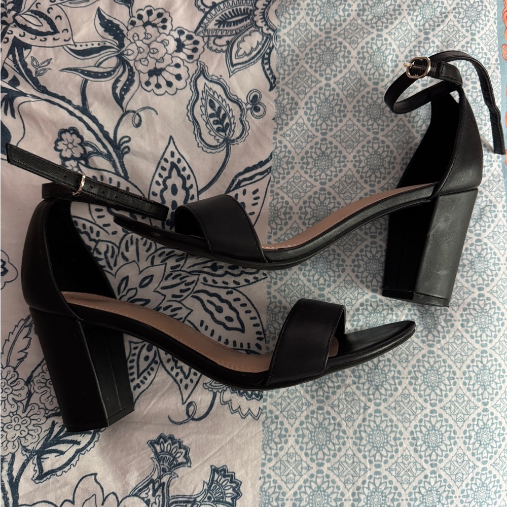 Kelly and Katie Elegant Black Block Heel Sandals